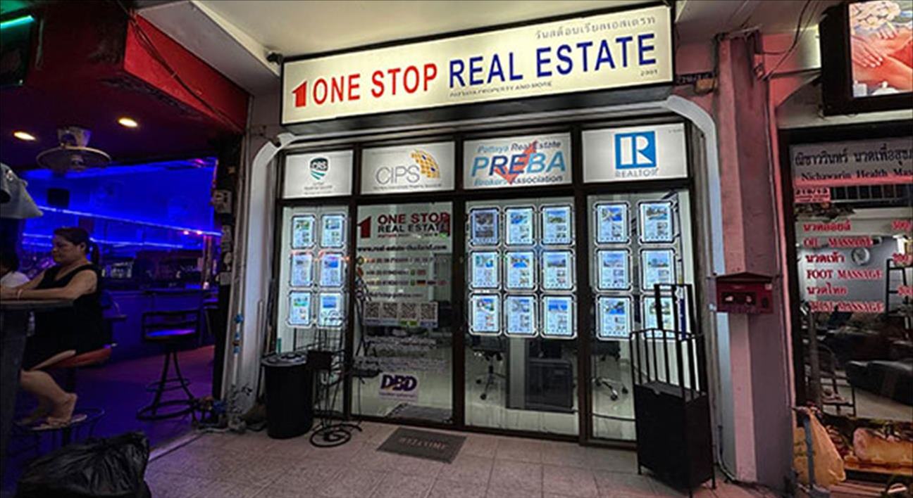 One stop real estate pattaya thailand office at night time