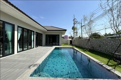 Huay Yai New Garden Ville 8 Pool Villa for Sale