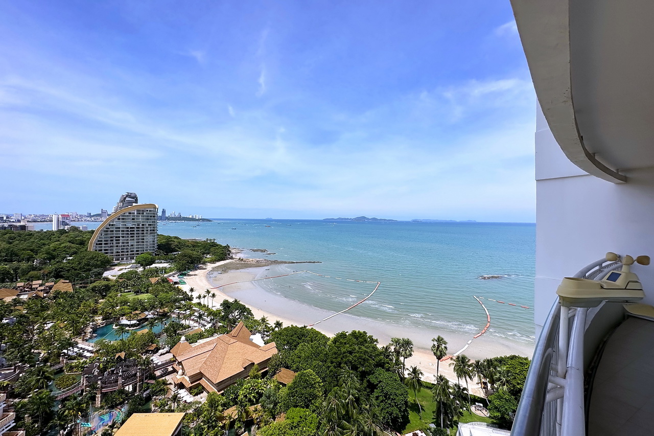 Wong Amat Beach Saranchol Luxury Condo for Sale