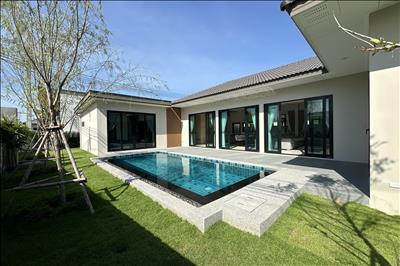 East Jomtiien New Garden Ville 9 Pool Villa for Sale