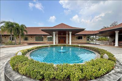 Na Jomtien, Luxurious Private Estate for Sale