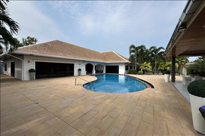 Jomtien Park Villas, One-of-a-kind Custom Pool Villa for Sale